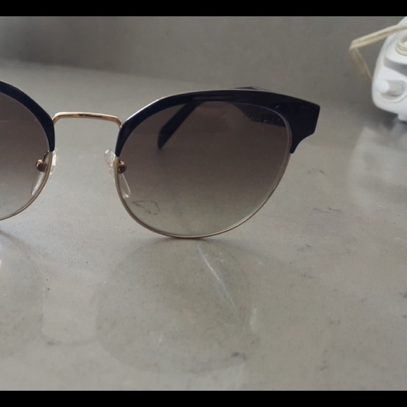 Authentic Prada sunglasses - Picture 5 of 5